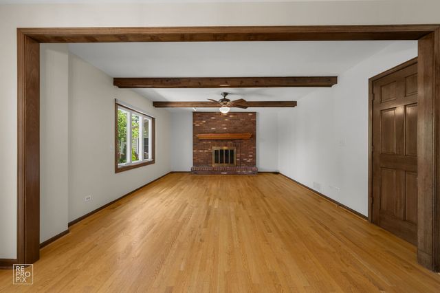 1749 E Bailey Road, Naperville, IL 60565