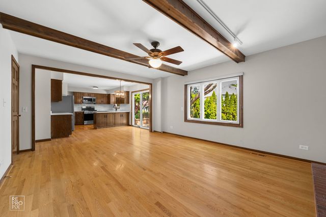 1749 E Bailey Road, Naperville, IL 60565