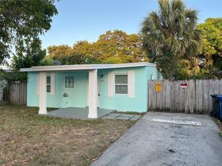 433 NW 15th Terr, Fort Lauderdale, FL 33311