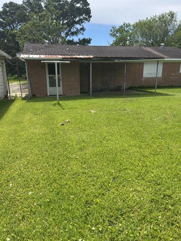 5107 Avenue R, Santa Fe, TX 77510