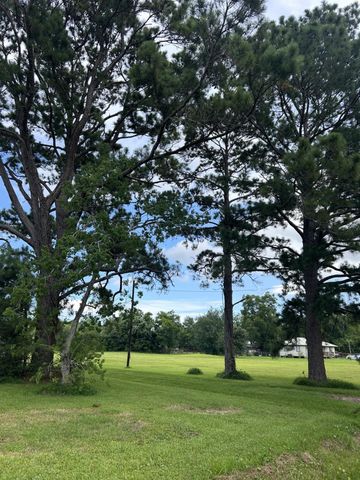 5107 Avenue R, Santa Fe, TX 77510
