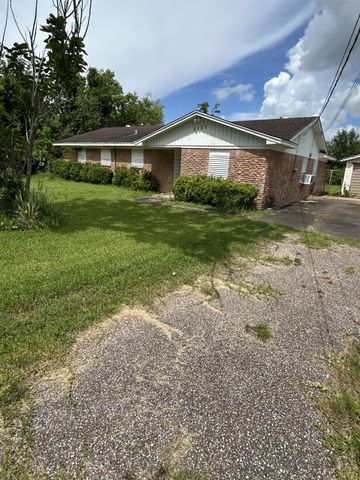 5107 Avenue R, Santa Fe, TX 77510