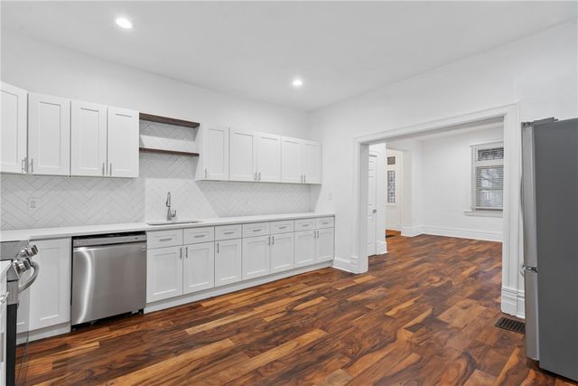 107 W Hutchinson Ave, Edgewood, PA 15218