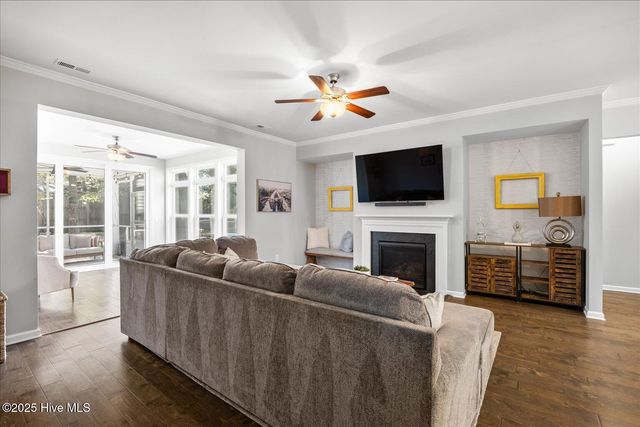 213 Downy Drive, Hampstead, NC 28443