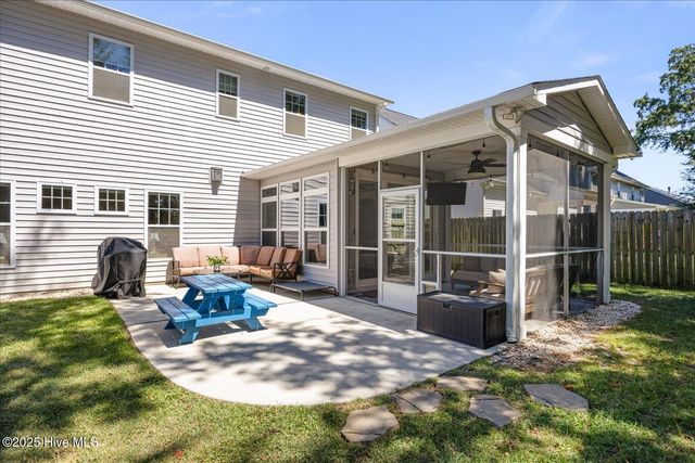 213 Downy Drive, Hampstead, NC 28443