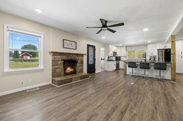 390 Rankin Rd, Castalian Springs, TN 37031