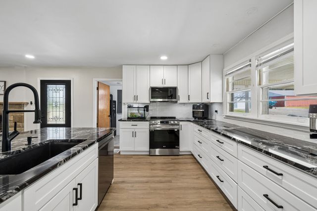 390 Rankin Rd, Castalian Springs, TN 37031