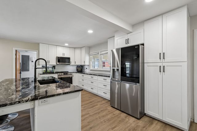390 Rankin Rd, Castalian Springs, TN 37031