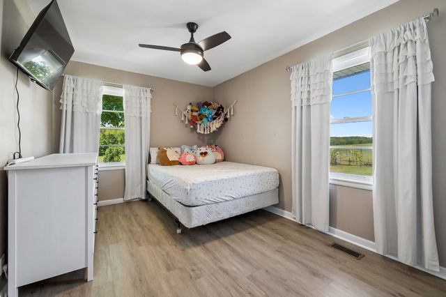 390 Rankin Rd, Castalian Springs, TN 37031