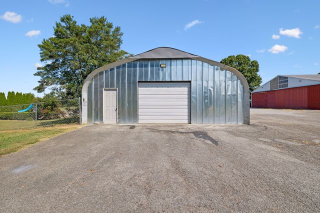 390 Rankin Rd, Castalian Springs, TN 37031