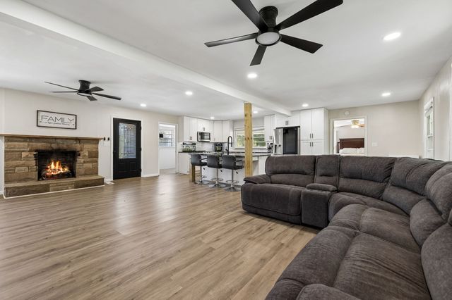 390 Rankin Rd, Castalian Springs, TN 37031