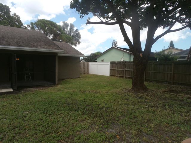 376 La Mancha Avenue, Royal Palm Beach, FL 33411