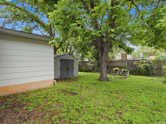 518 Fitch St, San Antonio, TX 78214