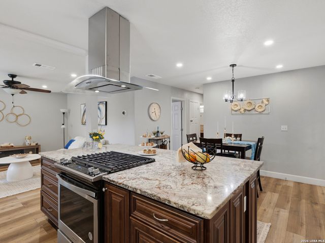518 Fitch St, San Antonio, TX 78214