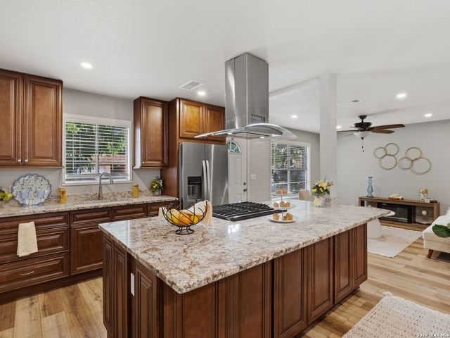 518 Fitch St, San Antonio, TX 78214