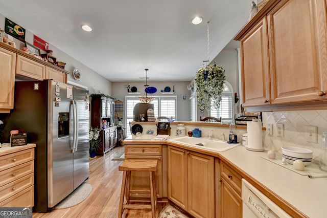 8780 Waterside Drive, Ball Ground, GA 30107