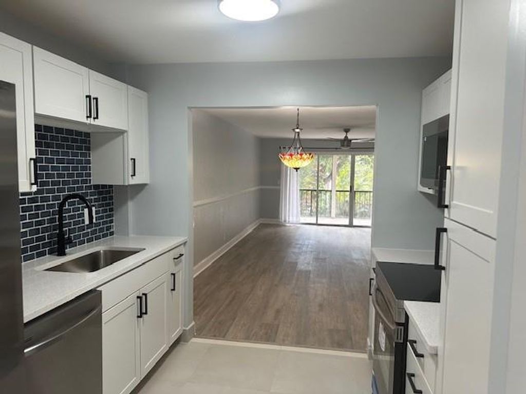 2700 Coral Springs Dr 207, Coral Springs, FL 33065