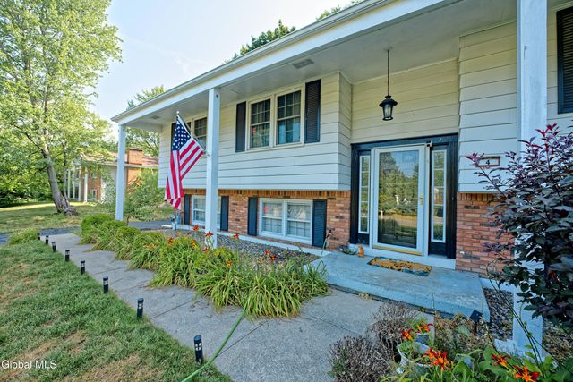 4 Princess Lane, Colonie, NY 12211
