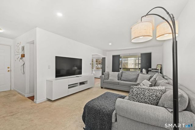 154 Cold Spring Road 5, Stamford, CT 06905