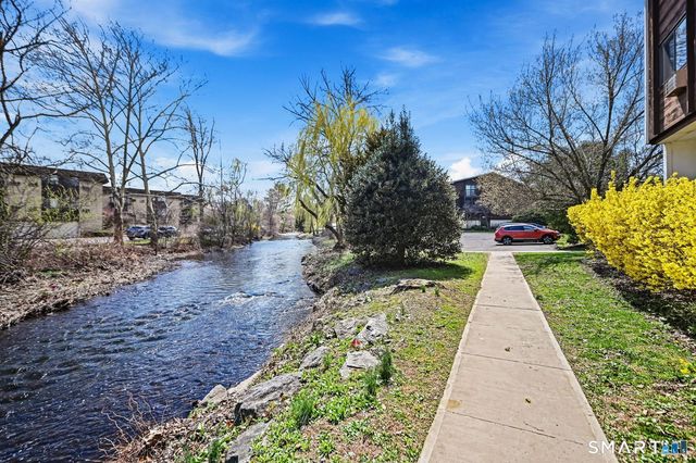 154 Cold Spring Road 5, Stamford, CT 06905