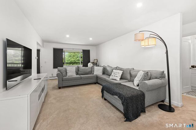 154 Cold Spring Road 5, Stamford, CT 06905