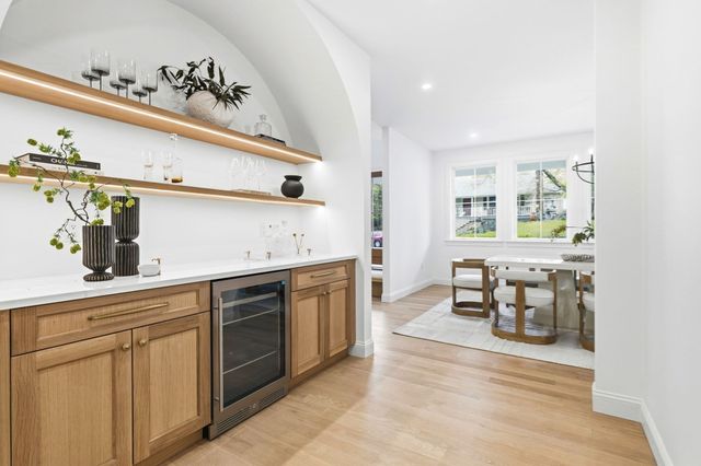 8 Priscilla Lane, Winchester, MA 01890