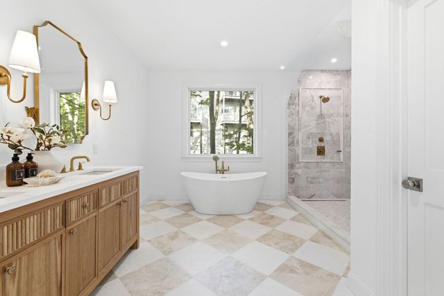 8 Priscilla Lane, Winchester, MA 01890