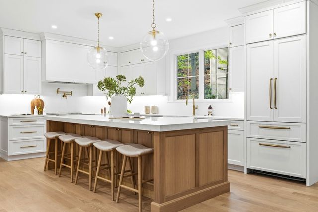 8 Priscilla Lane, Winchester, MA 01890