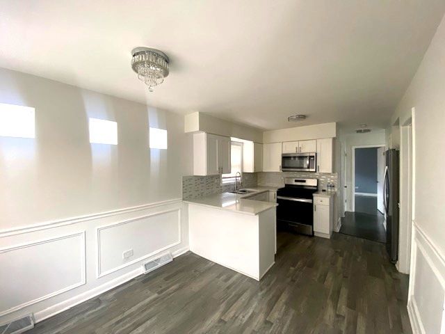 7955 S Wentworth Avenue, Chicago, IL 60620