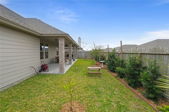 7709 Hulk Dr, Corpus Christi, TX 78414