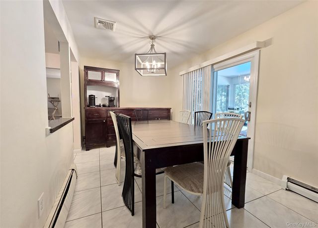 3 Ross Court, Manorville, NY 11949