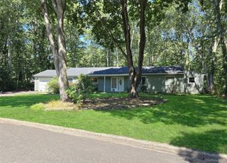 3 Ross Court, Manorville, NY 11949