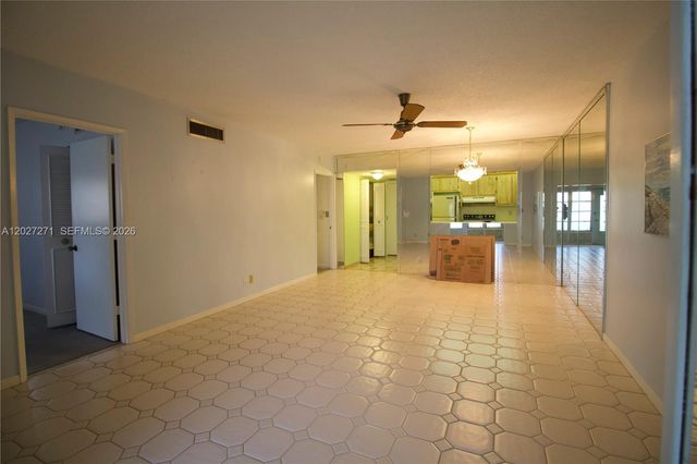 5621 SW 2nd Ct 101, Margate, FL 33068