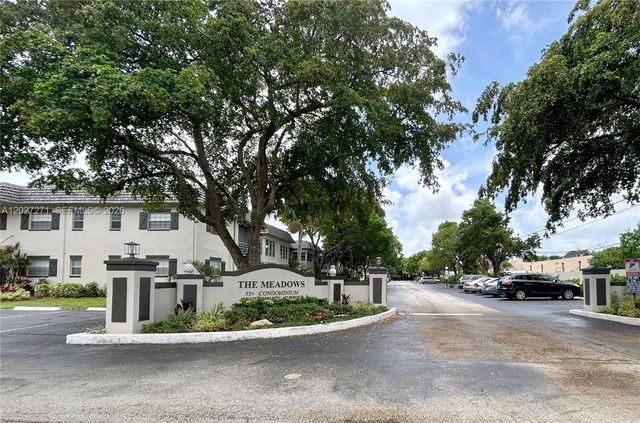 5621 SW 2nd Ct 101, Margate, FL 33068