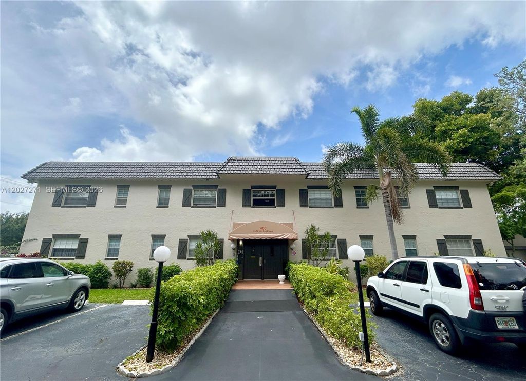 5621 SW 2nd Ct 101, Margate, FL 33068