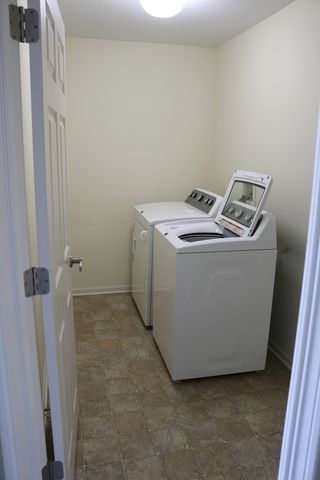 801 Parkside Lane, Yorkville, IL 60560