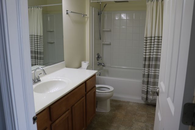 801 Parkside Lane, Yorkville, IL 60560