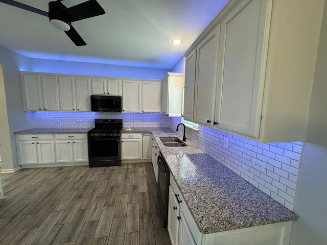 801 Parkside Lane, Yorkville, IL 60560