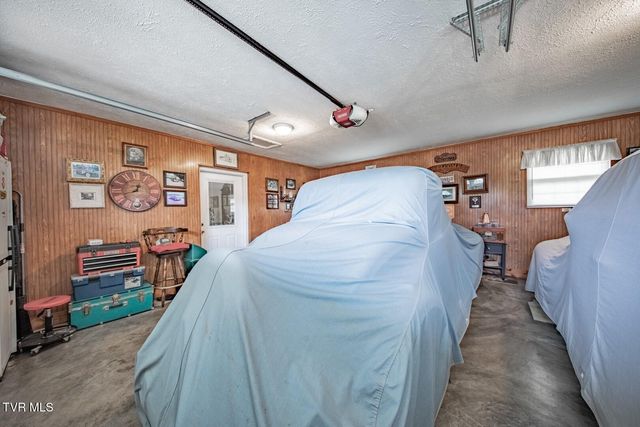 631 6th St, Newport, TN 37821