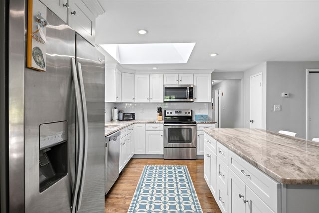1093 Main St, Norwell, MA 02061