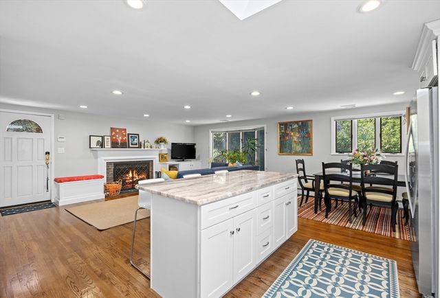 1093 Main St, Norwell, MA 02061