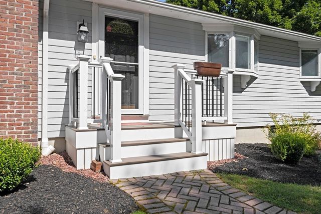 1093 Main St, Norwell, MA 02061