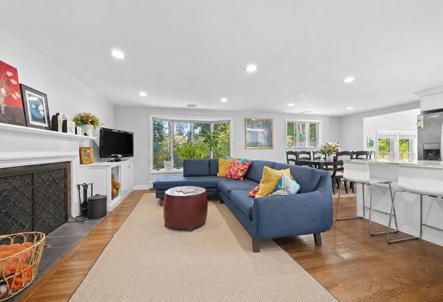 1093 Main St, Norwell, MA 02061