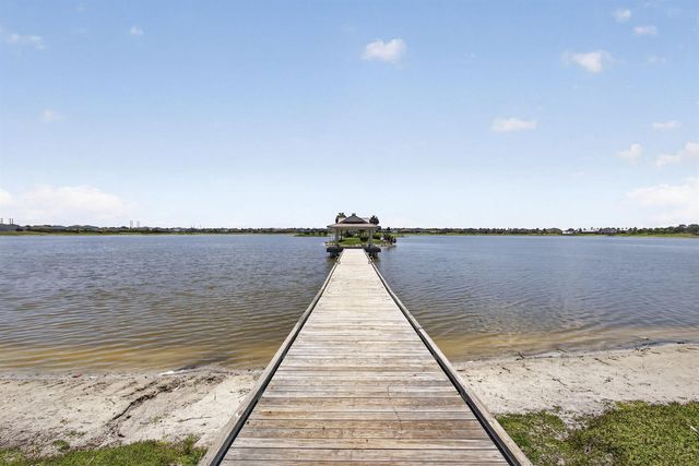 1319 Arrowhead Point Road, Loxahatchee, FL 33470