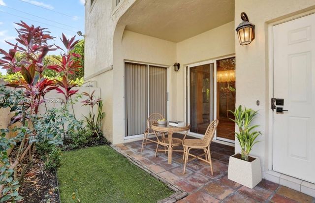 6582 Via Regina 6582, Boca Raton, FL 33433