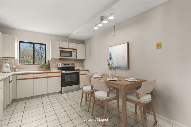 200 Locust St 302, Lynn, MA 01904