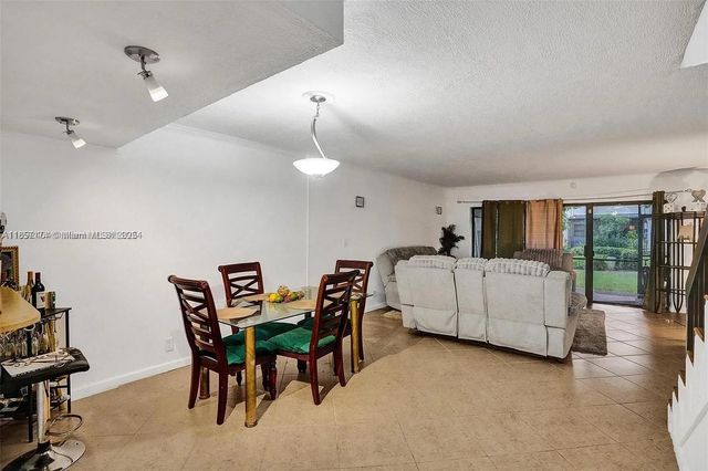 6483 Racquet Club Dr 22, Lauderhill, FL 33319