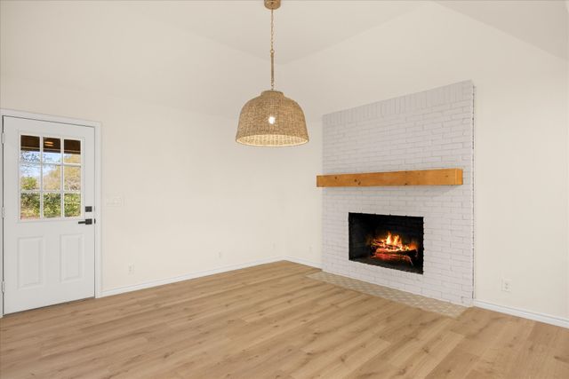 8906 Monticello Drive, Granbury, TX 76049