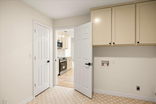 8906 Monticello Drive, Granbury, TX 76049