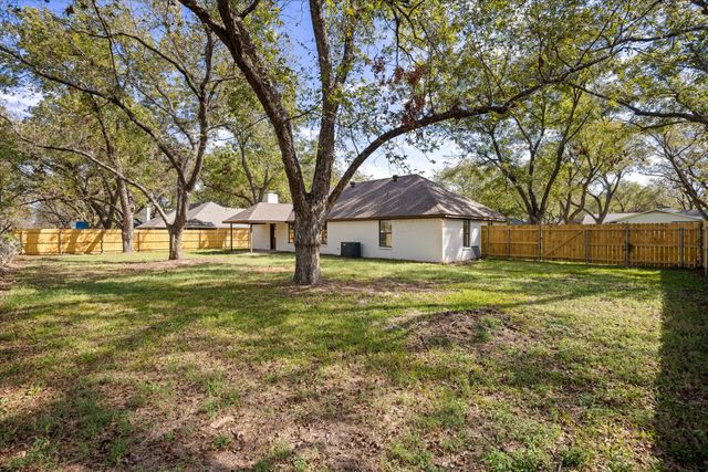 8906 Monticello Drive, Granbury, TX 76049